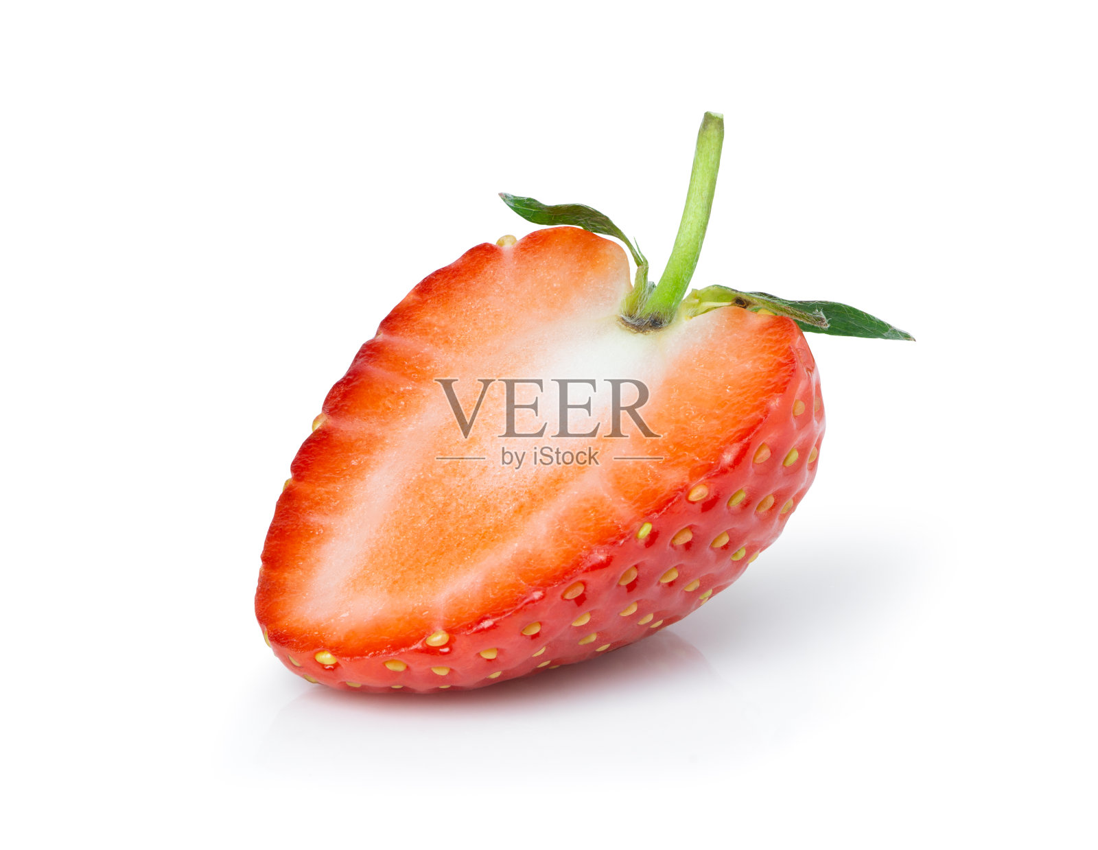 草莓孤立在白色背景照片摄影图片