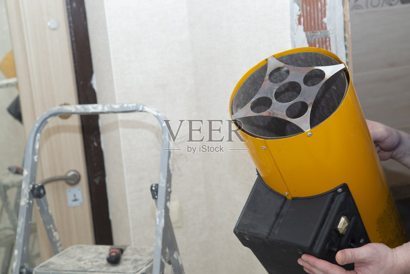 拉伸天花板安装照片摄影图片