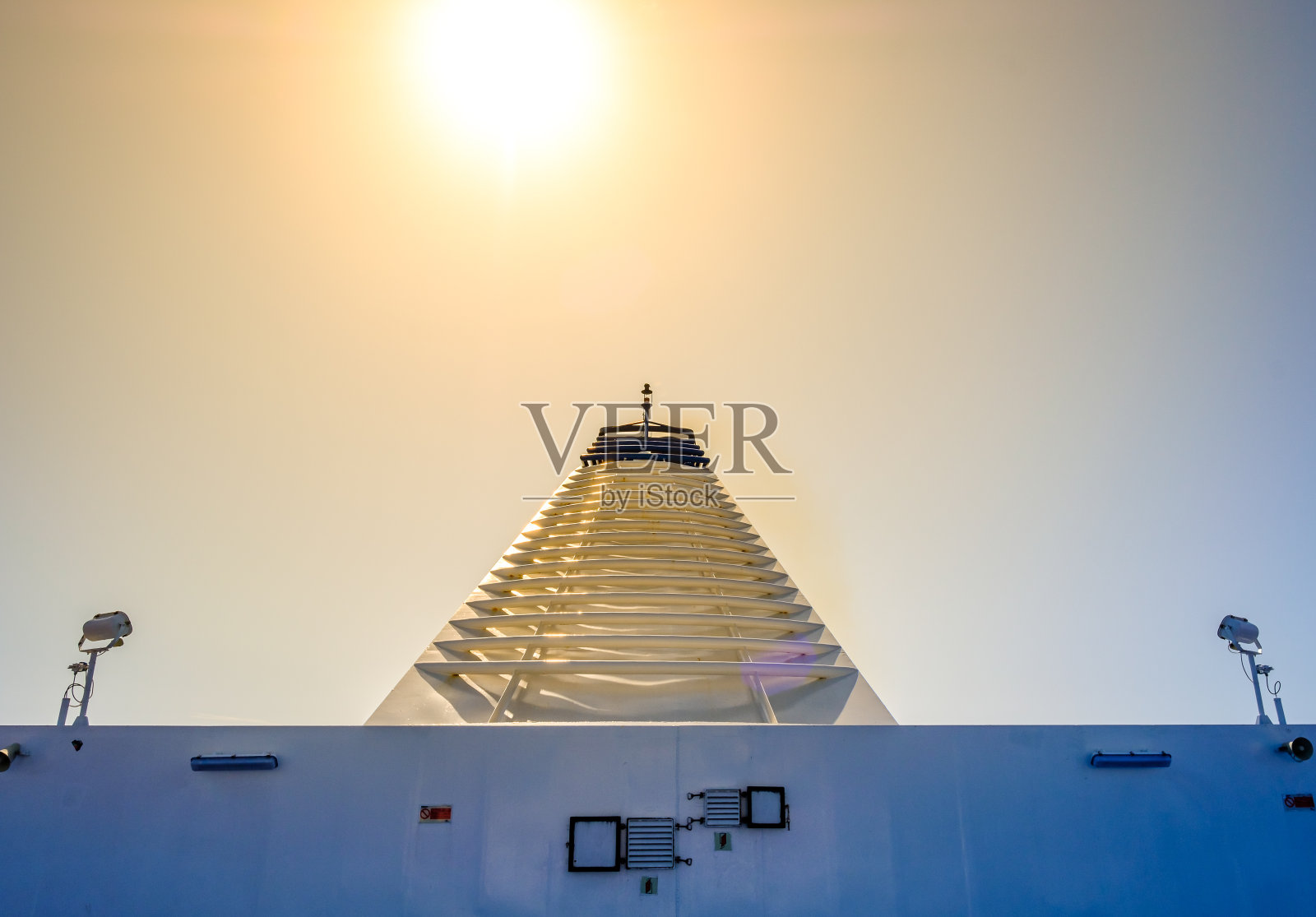 现代客轮的一部分照片摄影图片