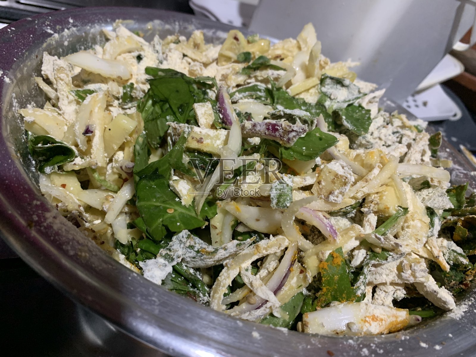 油炸和洋葱巴吉素食和印度素食食品照片摄影图片