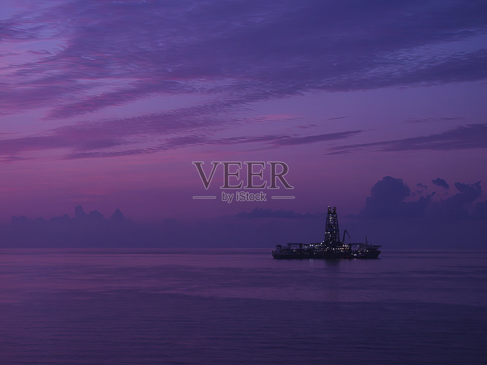 钻探船灯照片摄影图片