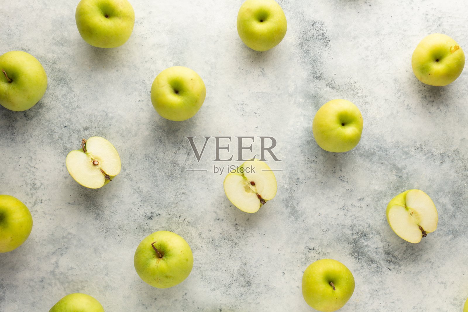 灰色背景上的新鲜绿色苹果图案照片摄影图片