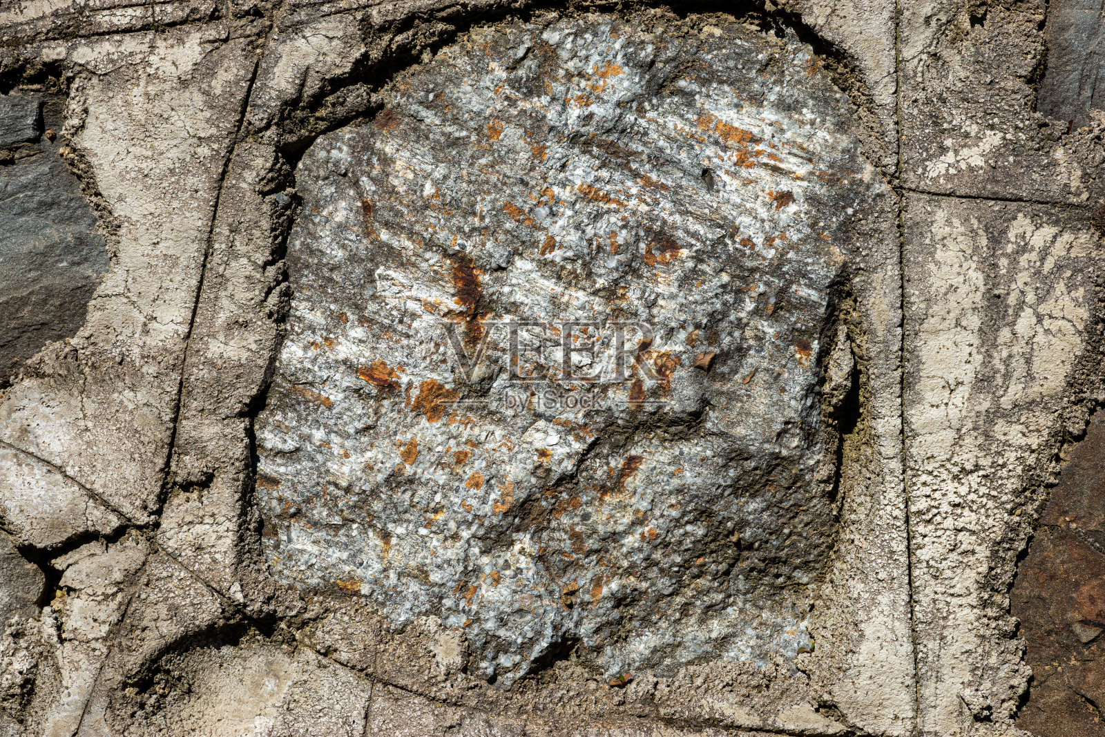 西部黑海地区的岩石表面。照片摄影图片