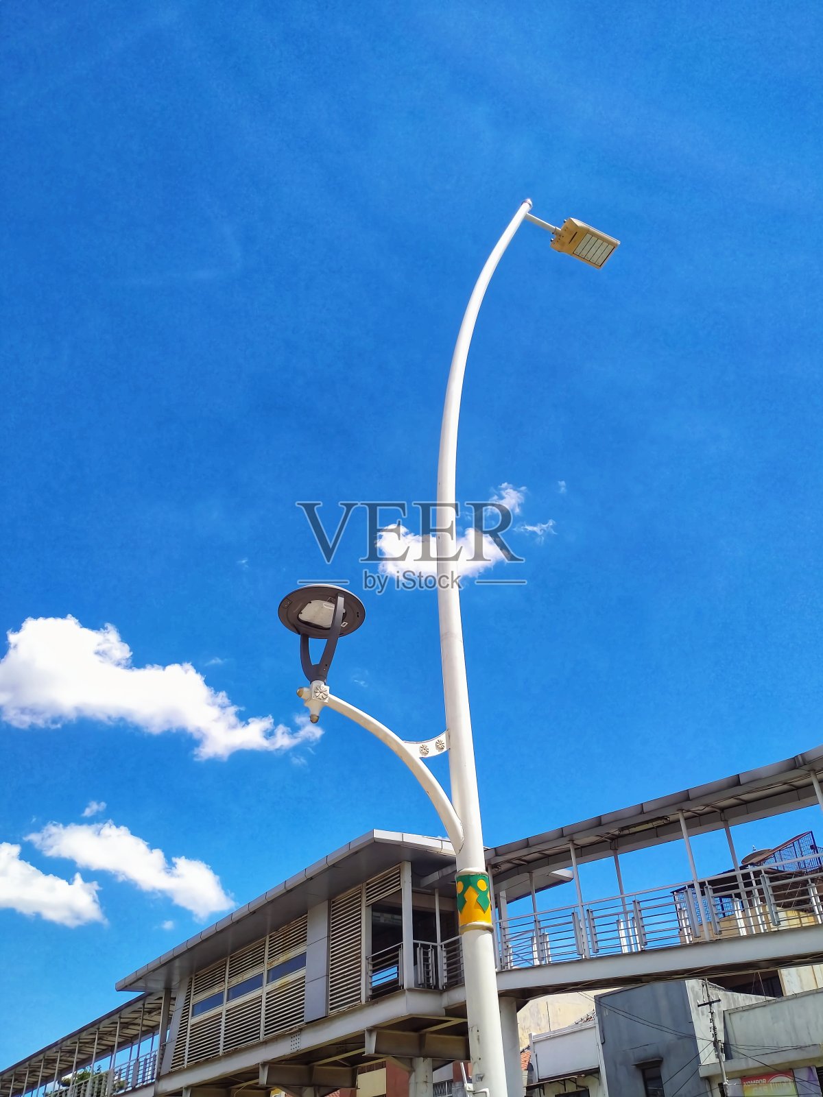 蓝色的天空照片摄影图片