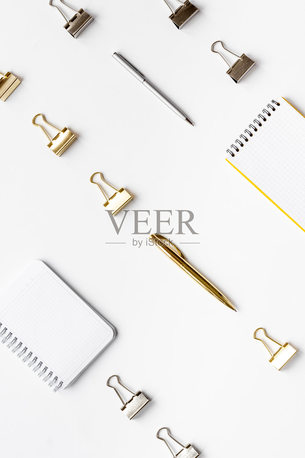 办公用品背景纸活页夹俯视图照片摄影图片