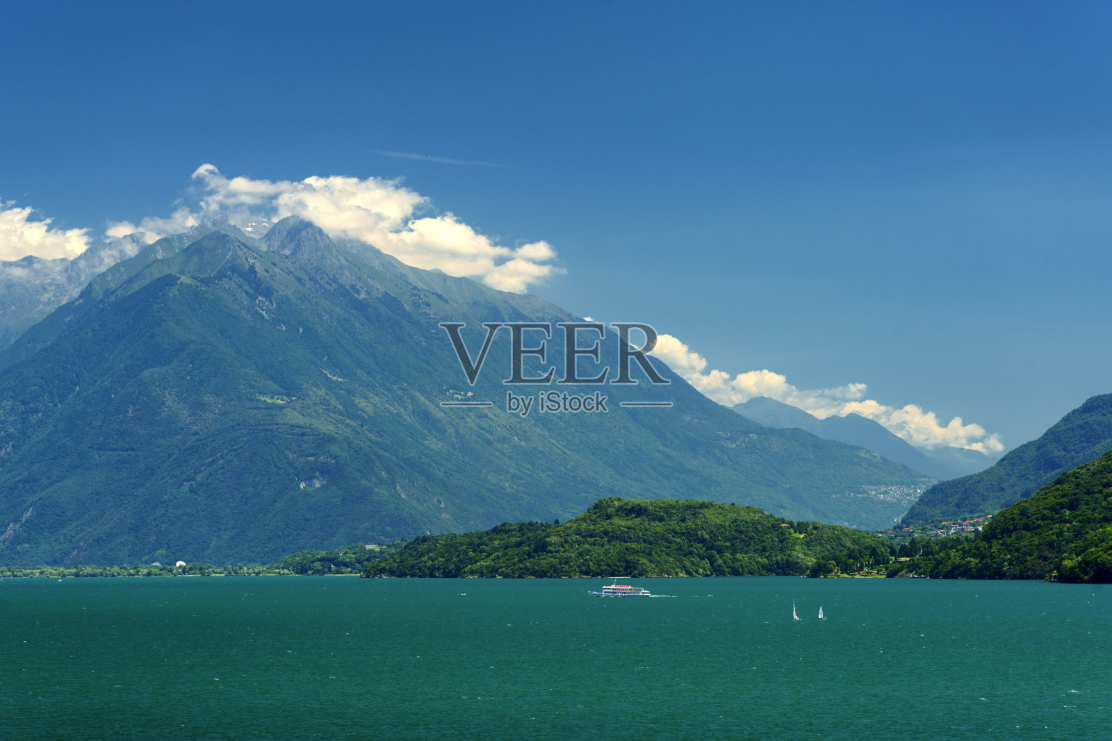 意大利东戈的科莫(拉里奥)湖照片摄影图片