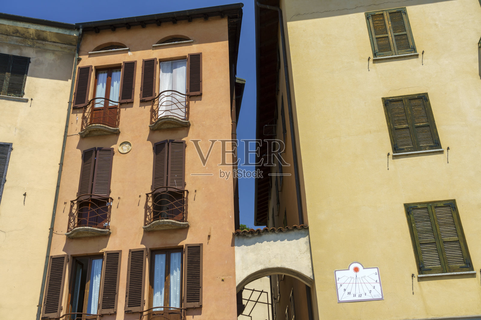 意大利多马索的科莫(拉里奥)湖照片摄影图片