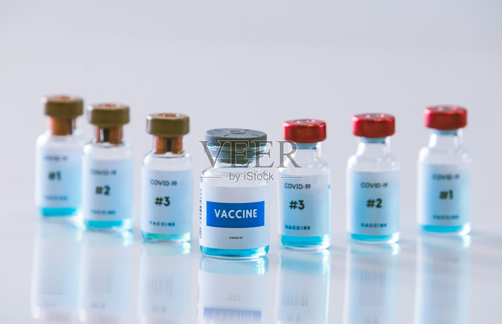 不同类型的冠状病毒疫苗瓶照片摄影图片