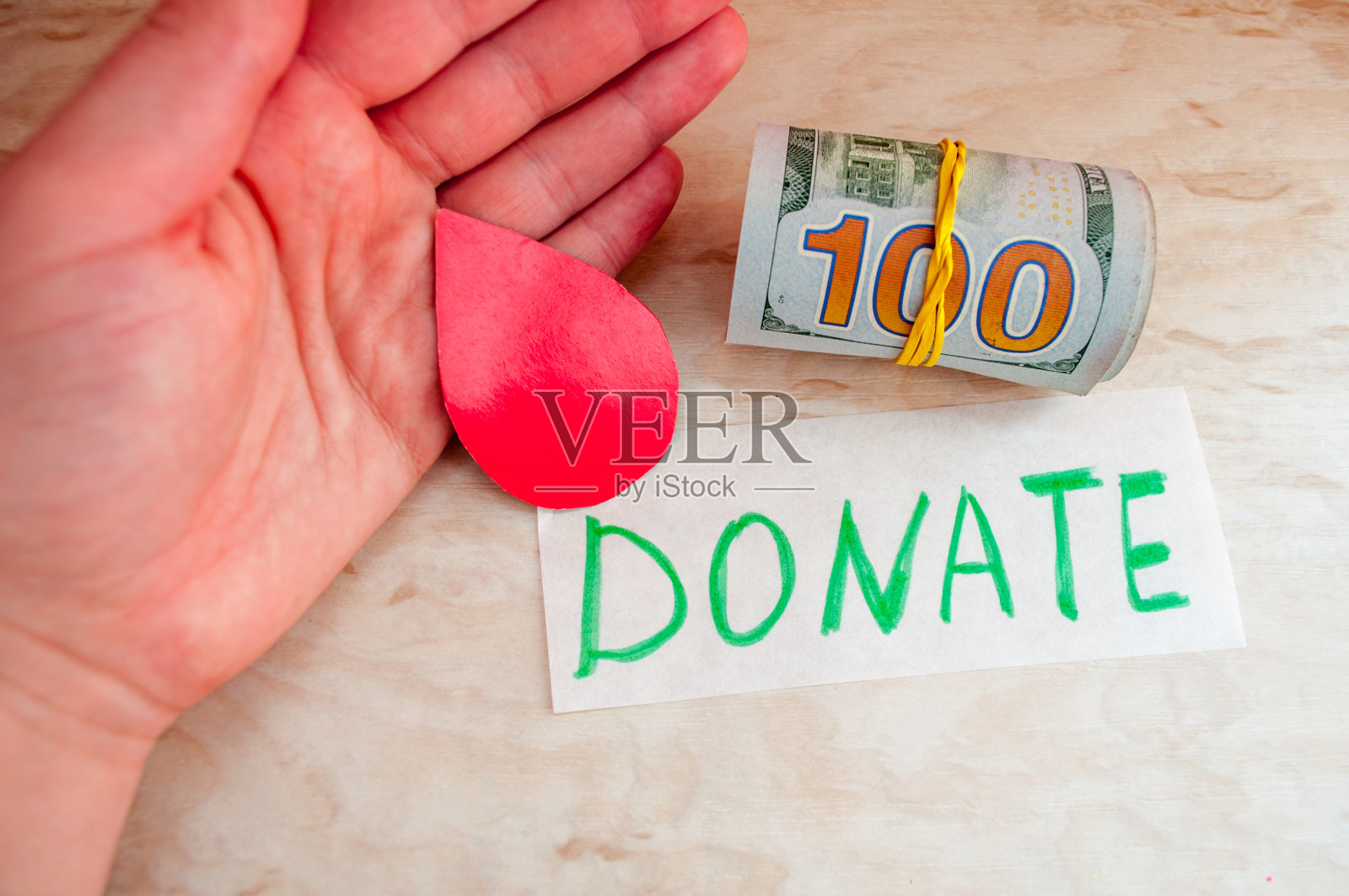 谢谢你为慈善捐赠短信。简单，优雅和简单的信息，为您的慈善活动。国际慈善日照片摄影图片