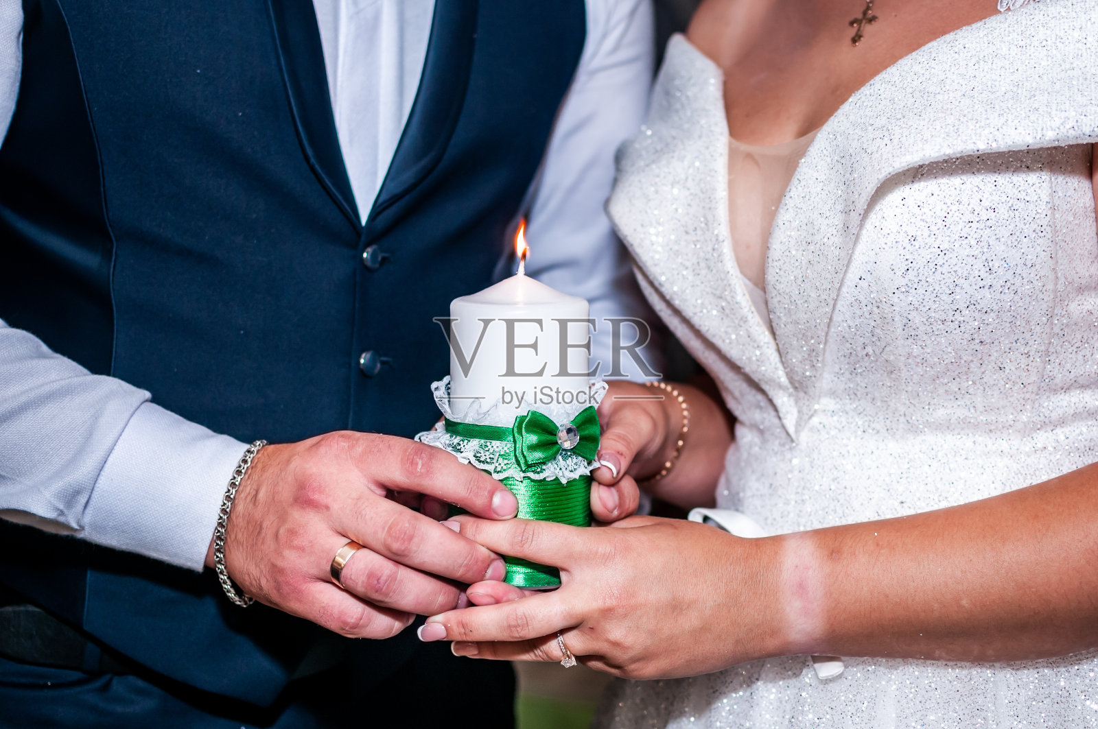 婚礼传统家庭彩灯。蜡烛照片摄影图片