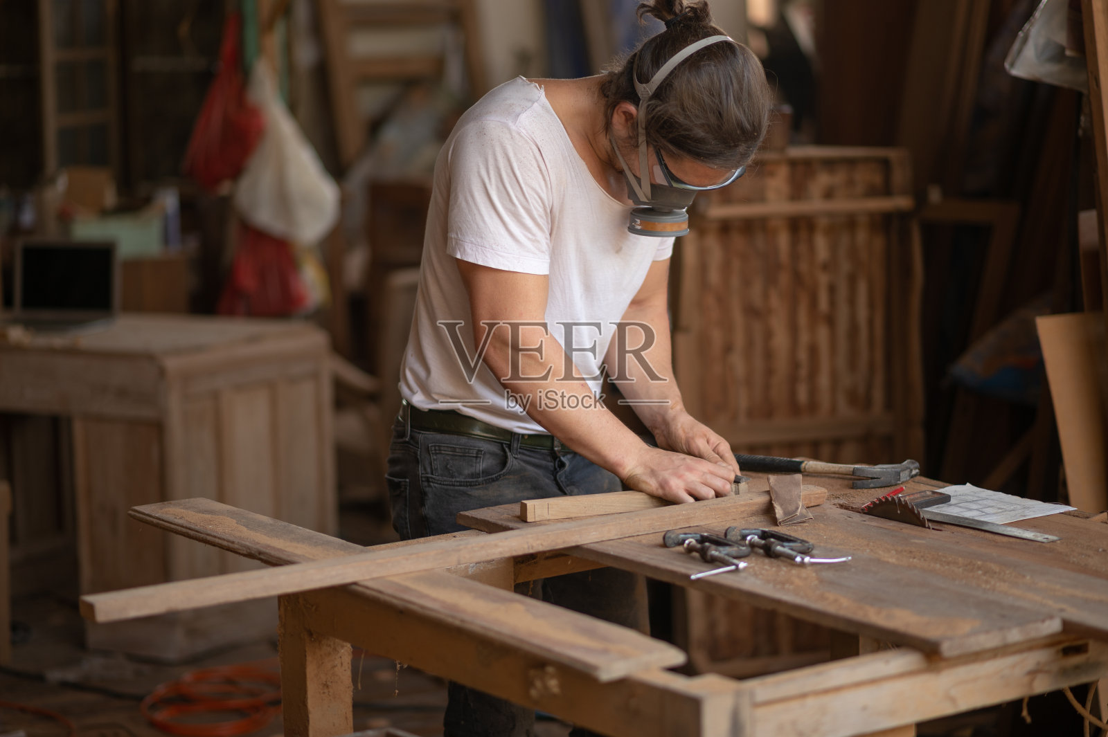 成年白人木匠的肖像照片摄影图片