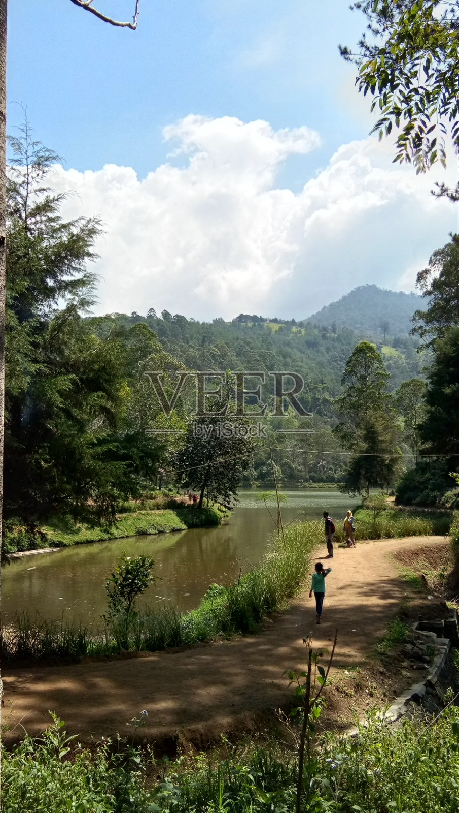 湖的灵魂照片摄影图片