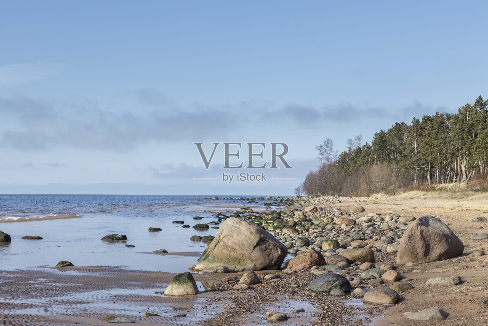 美丽，海景在阳光明媚，春暖花开的日子。拉脱维亚,波罗的海照片摄影图片