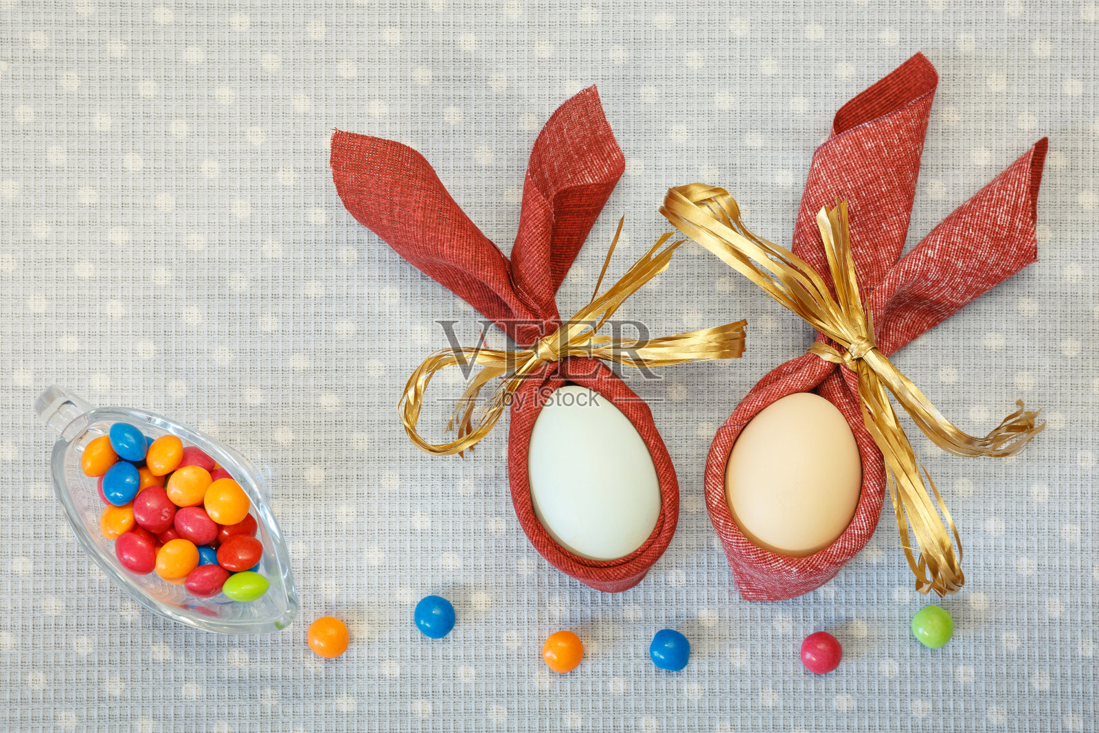 复活节彩蛋和糖果照片摄影图片