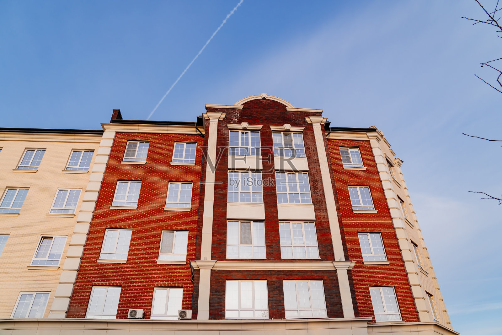 典型的低层公寓楼，经济适用房建设照片摄影图片