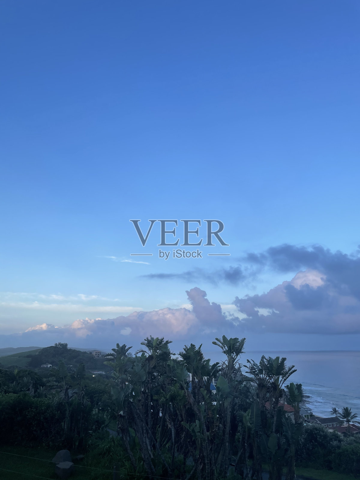 热带岛屿与蓝天的氛围照片摄影图片