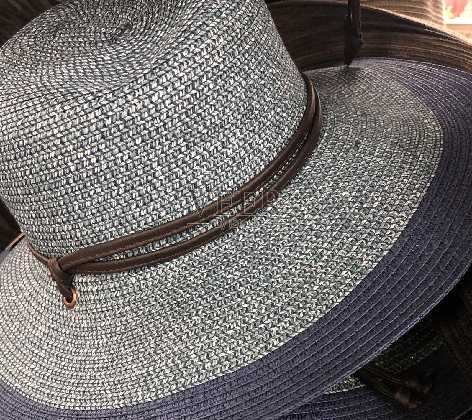 一堆老式女士帽照片摄影图片