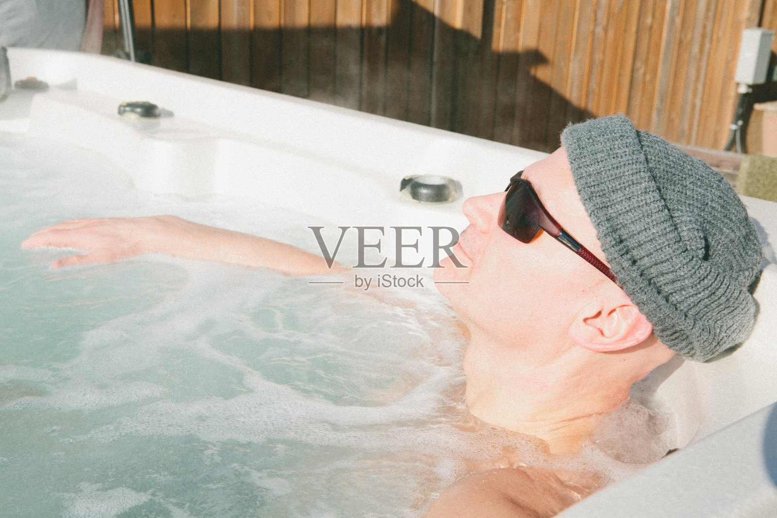 热水浴缸照片摄影图片