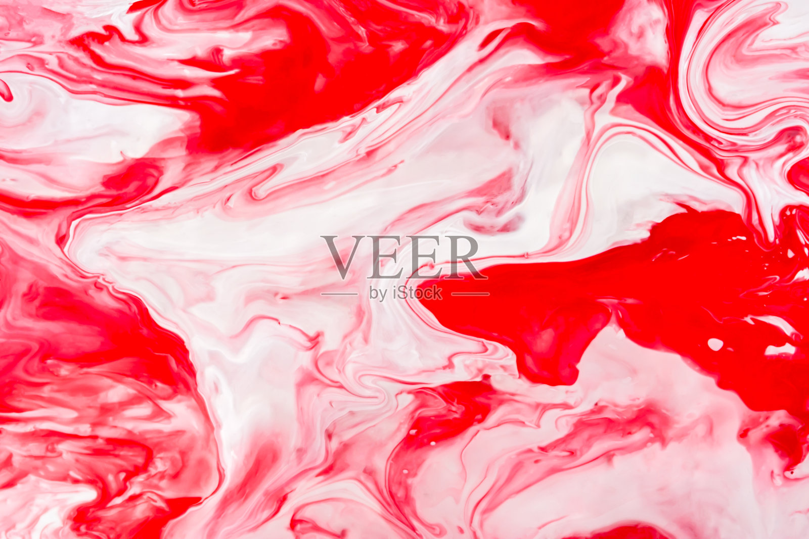 红色和白色的流体艺术，抽象的创作背景与丙烯颜料。照片摄影图片