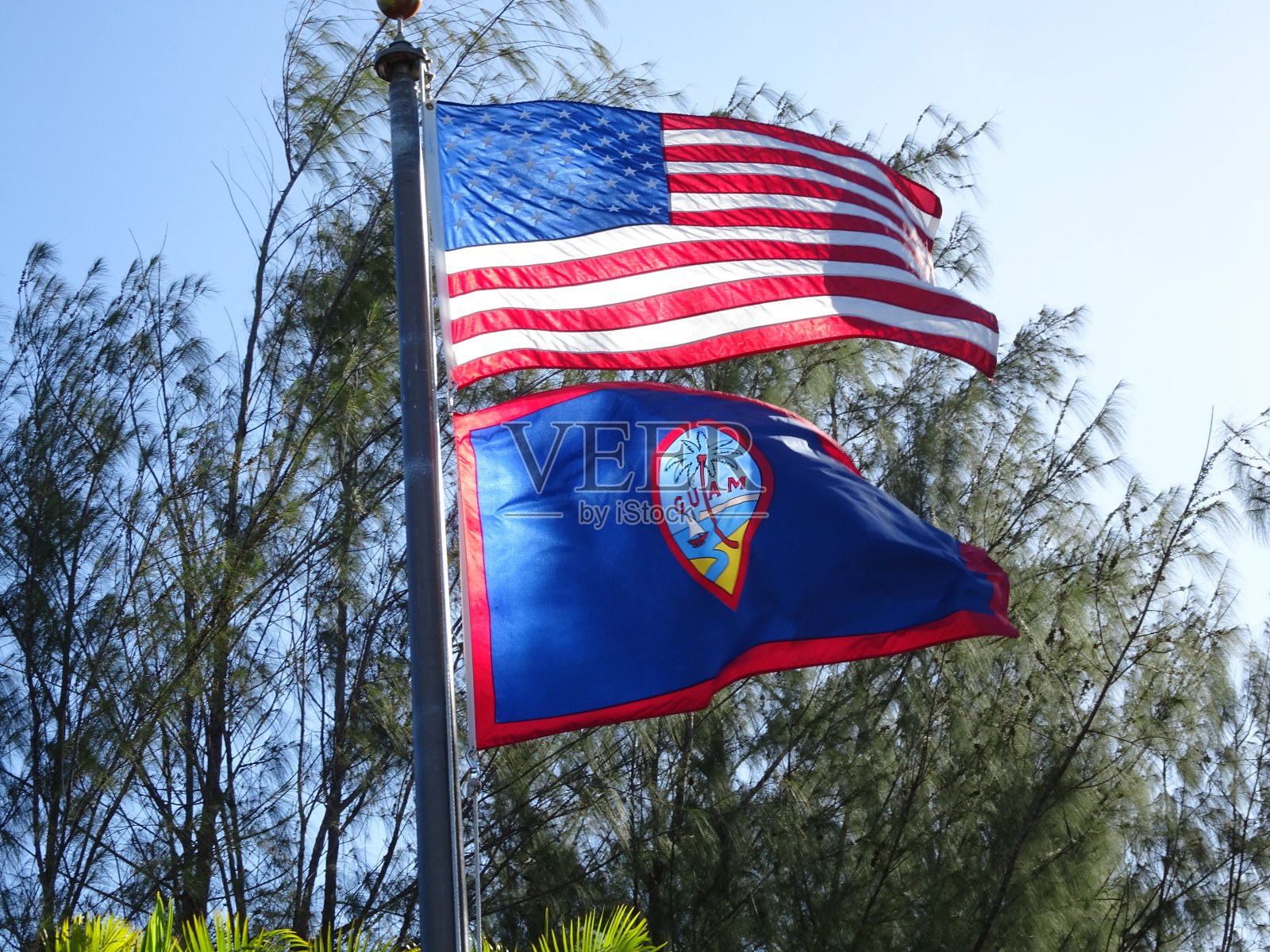 美国国旗和关岛国旗照片摄影图片