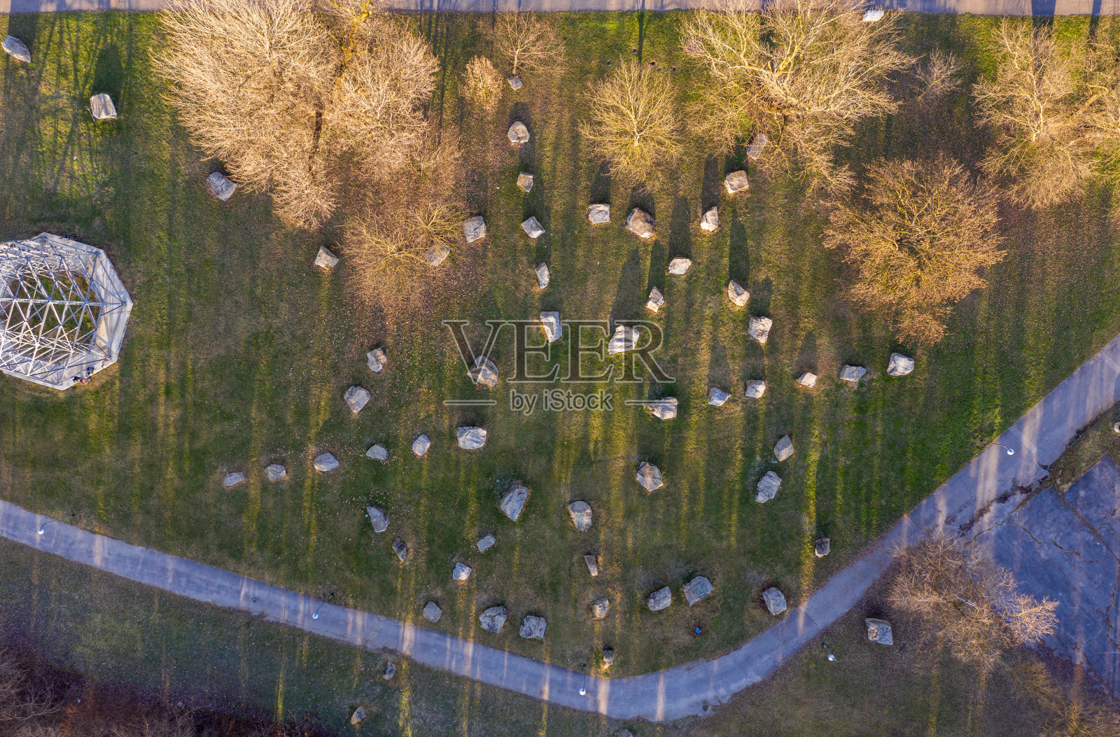 欧洲的太阳丛，克罗地亚萨格勒布纪念公园照片摄影图片