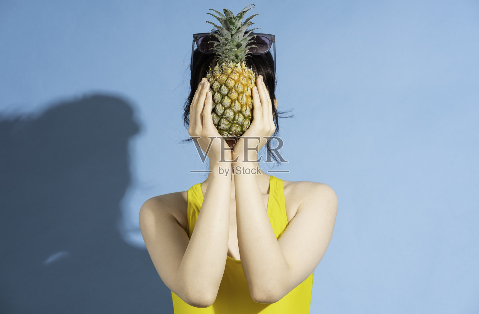 夏天的女人照片摄影图片