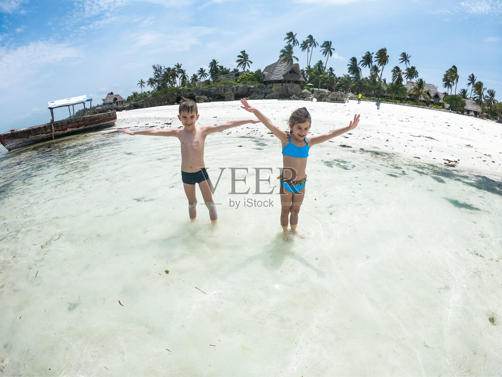 孩子们享受暑假照片摄影图片