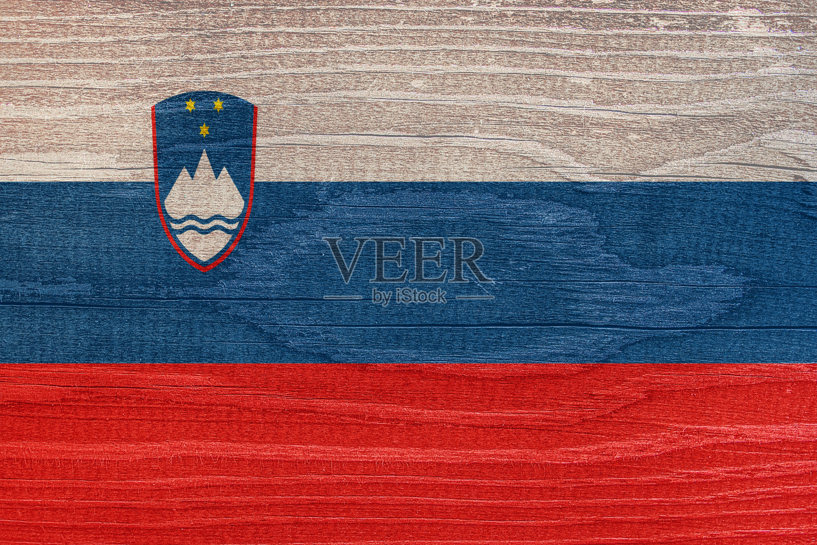 树形结构的斯洛文尼亚国旗。斯洛文尼亚国旗上的木质纹理照片摄影图片