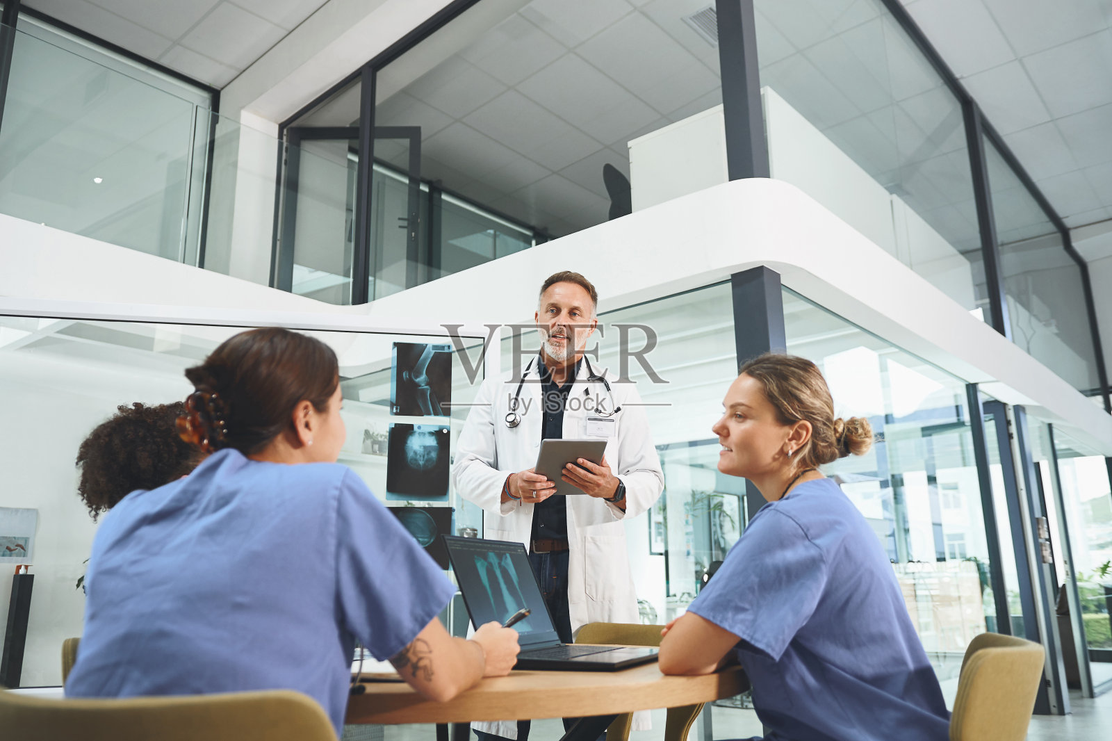 评估和规划治疗需求照片摄影图片