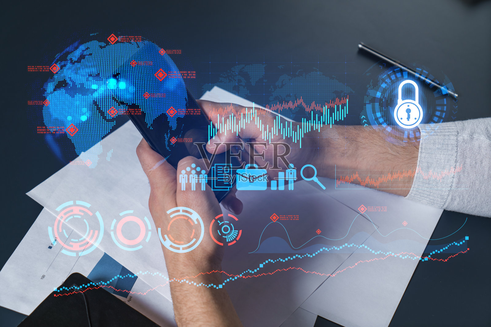 人使用手机。手打字的智能手机。双重曝光与商业图标全息图。关闭了。研究与分析概念。投资。照片摄影图片