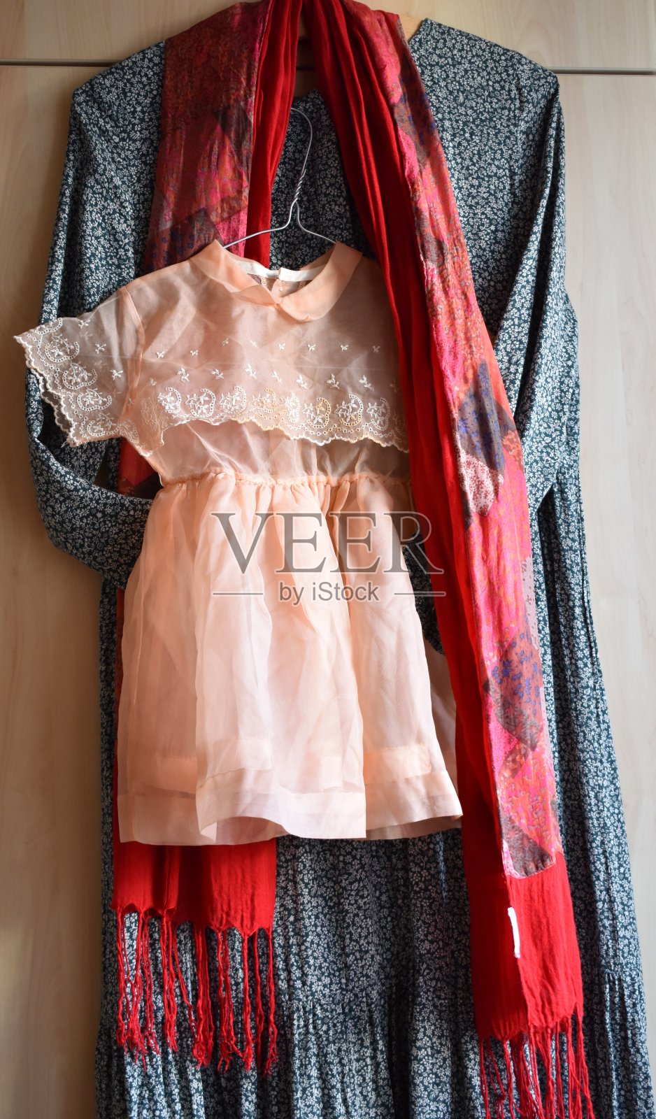 她和那个小的照片摄影图片