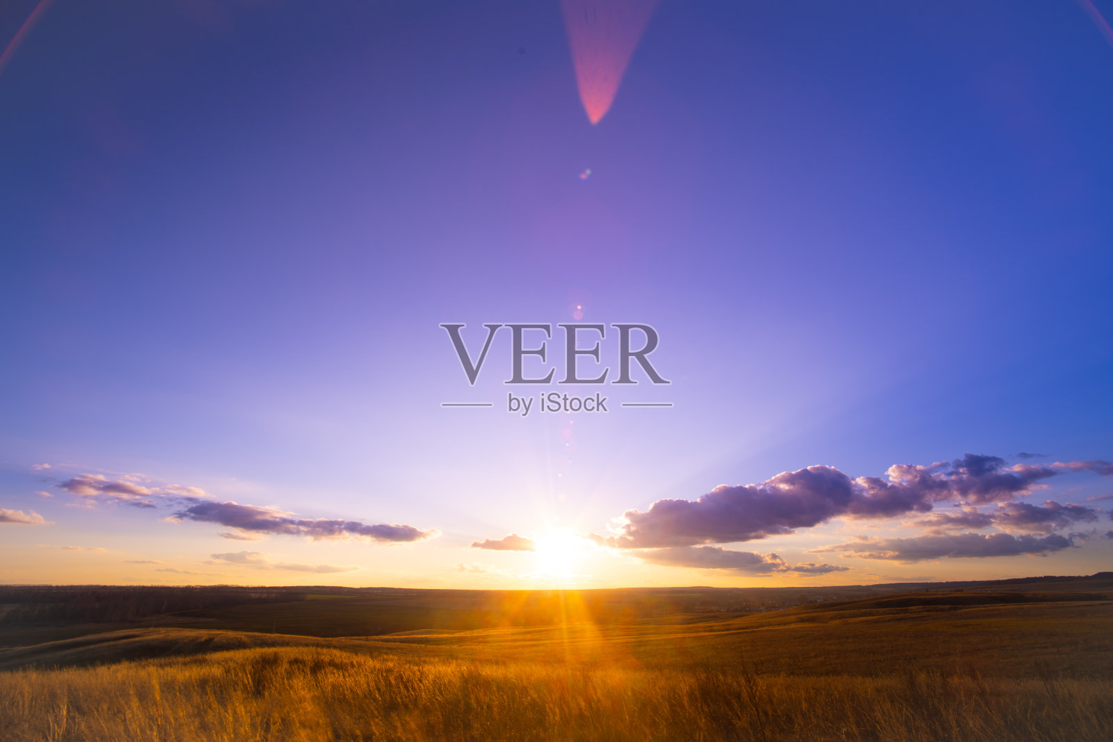 日落时美丽的天空和云彩照片摄影图片