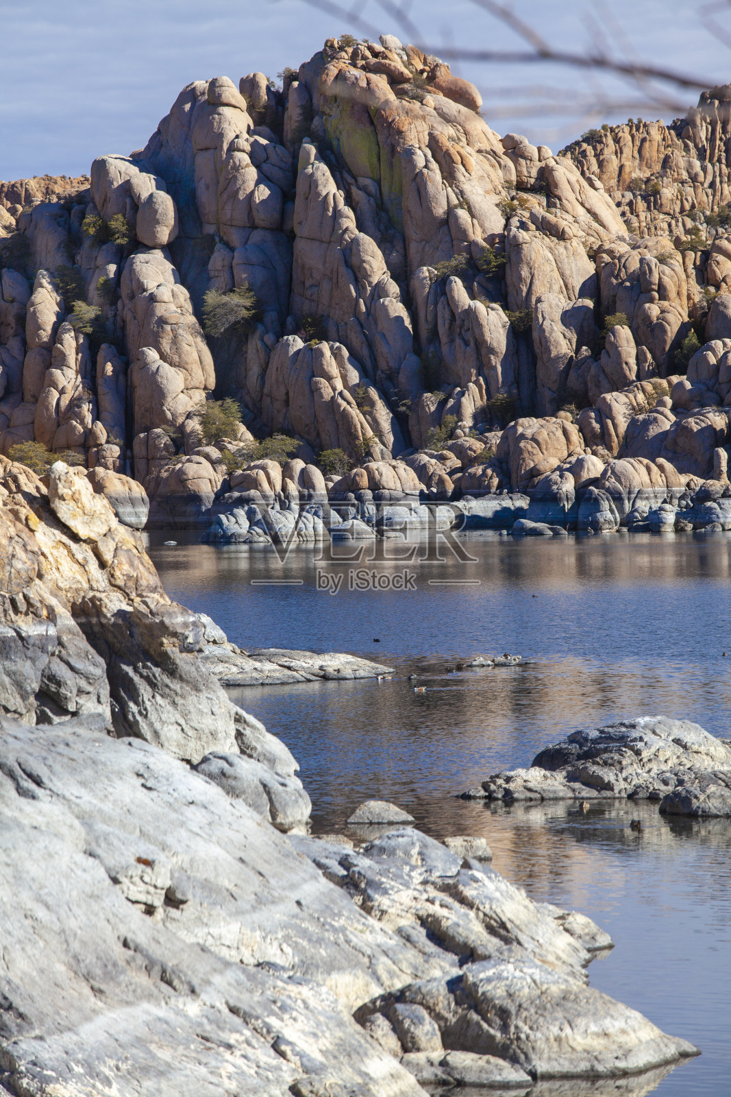 亚利桑那州普雷斯科特沃特森湖的花岗岩戴尔景观照片摄影图片