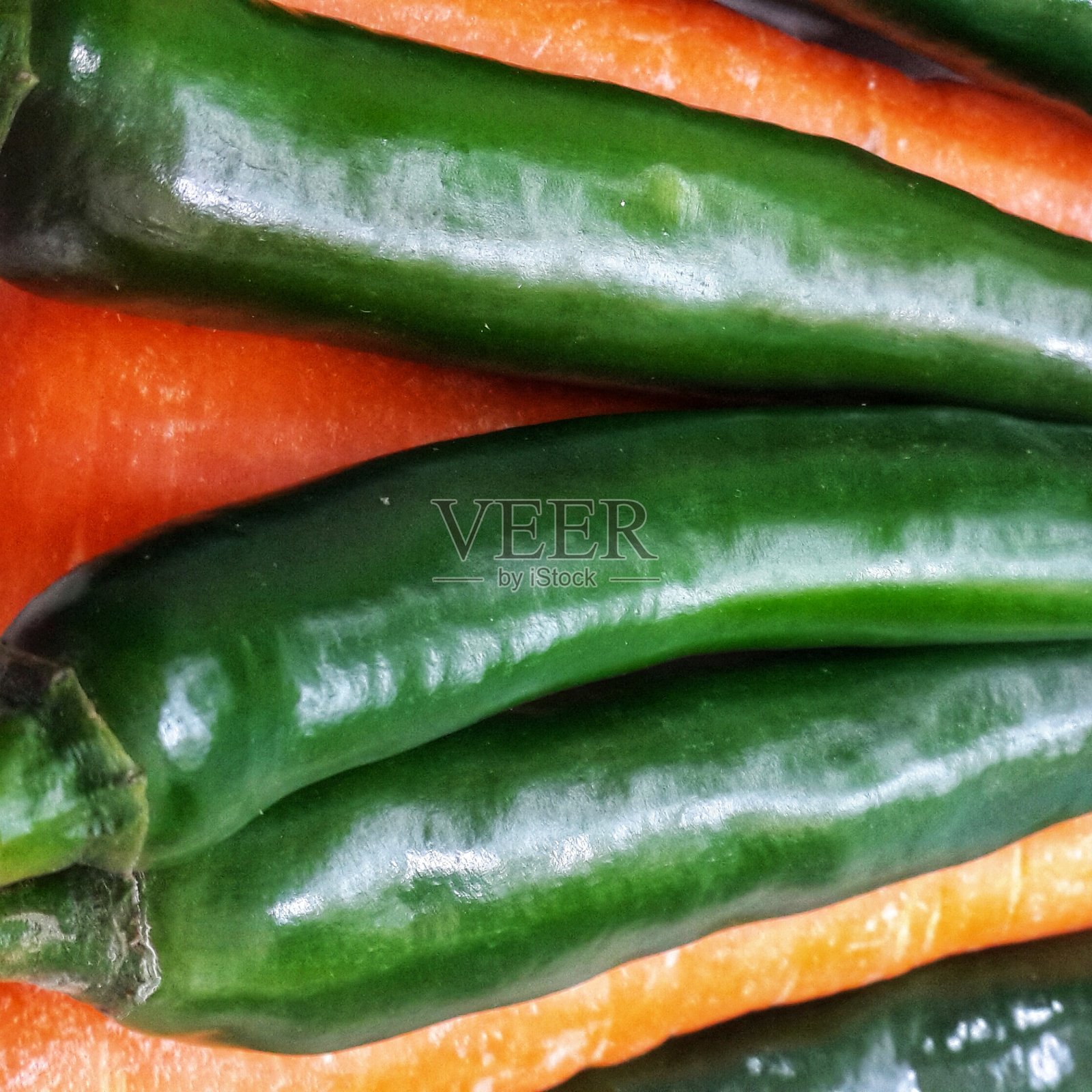 胡萝卜和青椒照片摄影图片