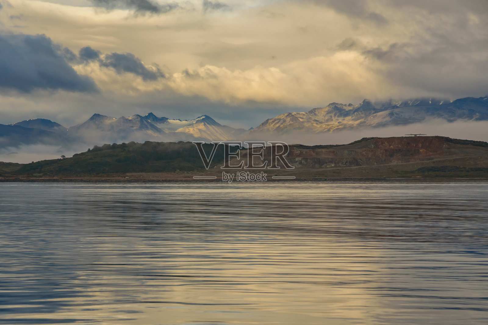 阿根廷乌斯怀亚贝格尔海峡照片摄影图片