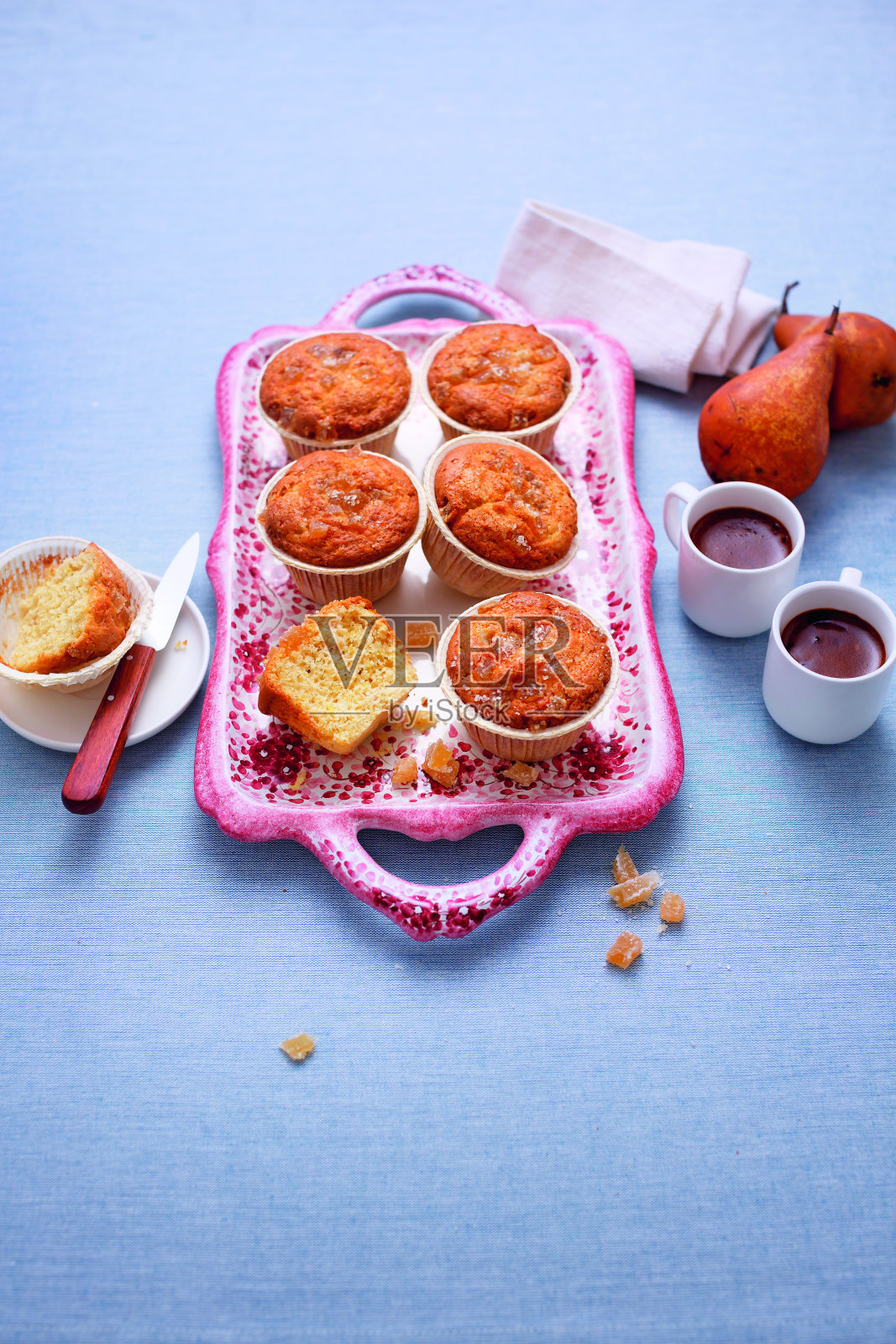 梨和姜糖松饼照片摄影图片