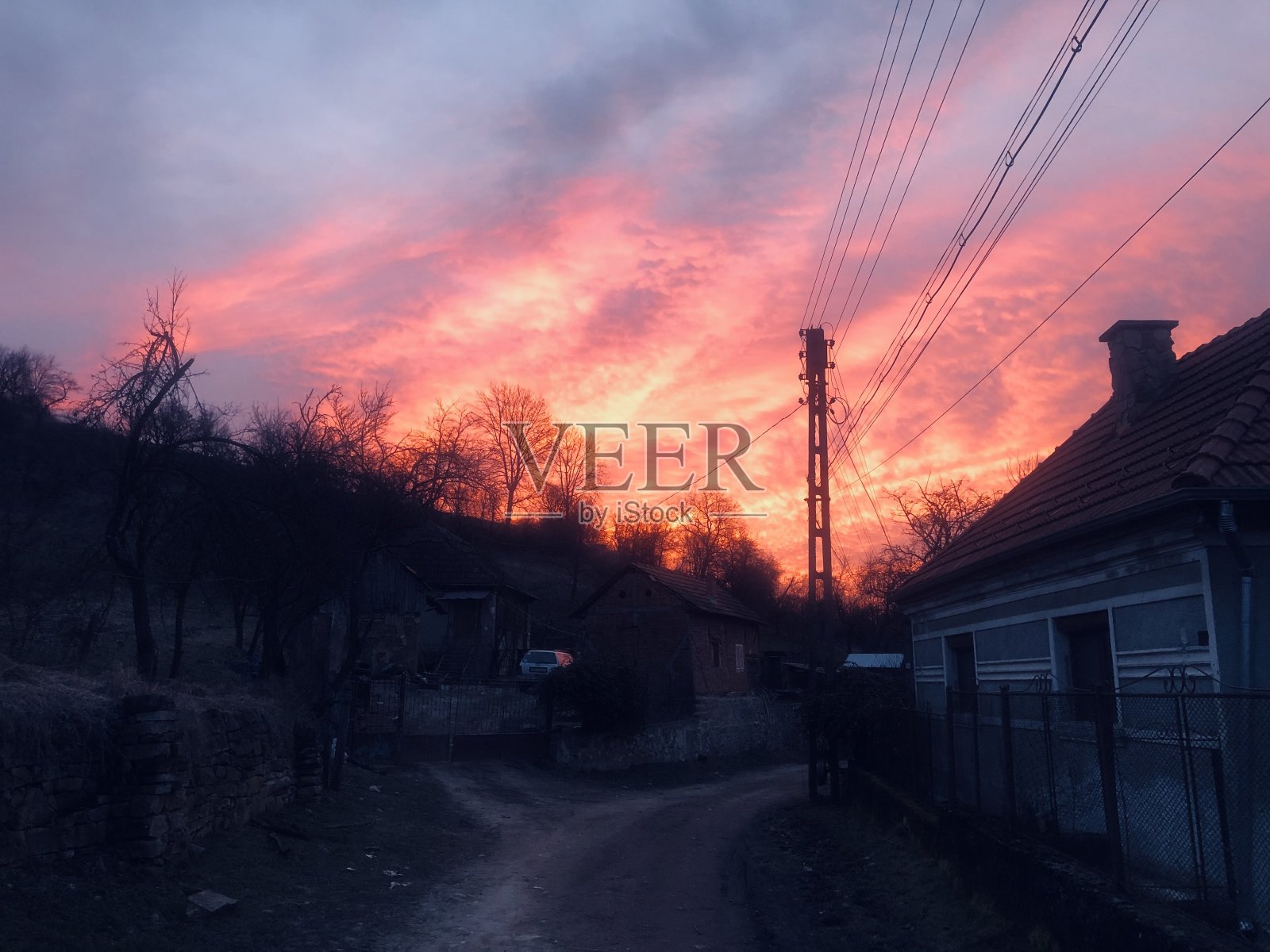 太阳上升照片摄影图片