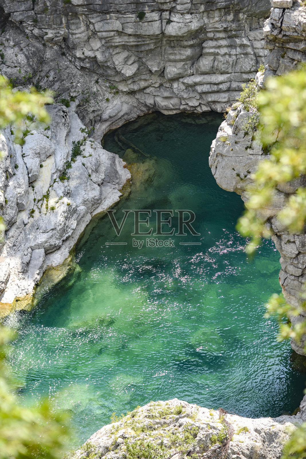 黑山的莫拉卡河峡谷。黑山的莫拉卡河峡谷。照片摄影图片