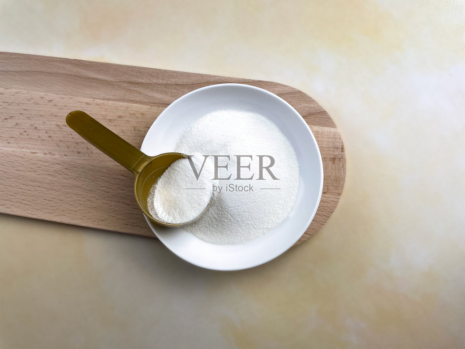 胶原蛋白粉随时可用。补充蛋白质的摄入量。照片摄影图片