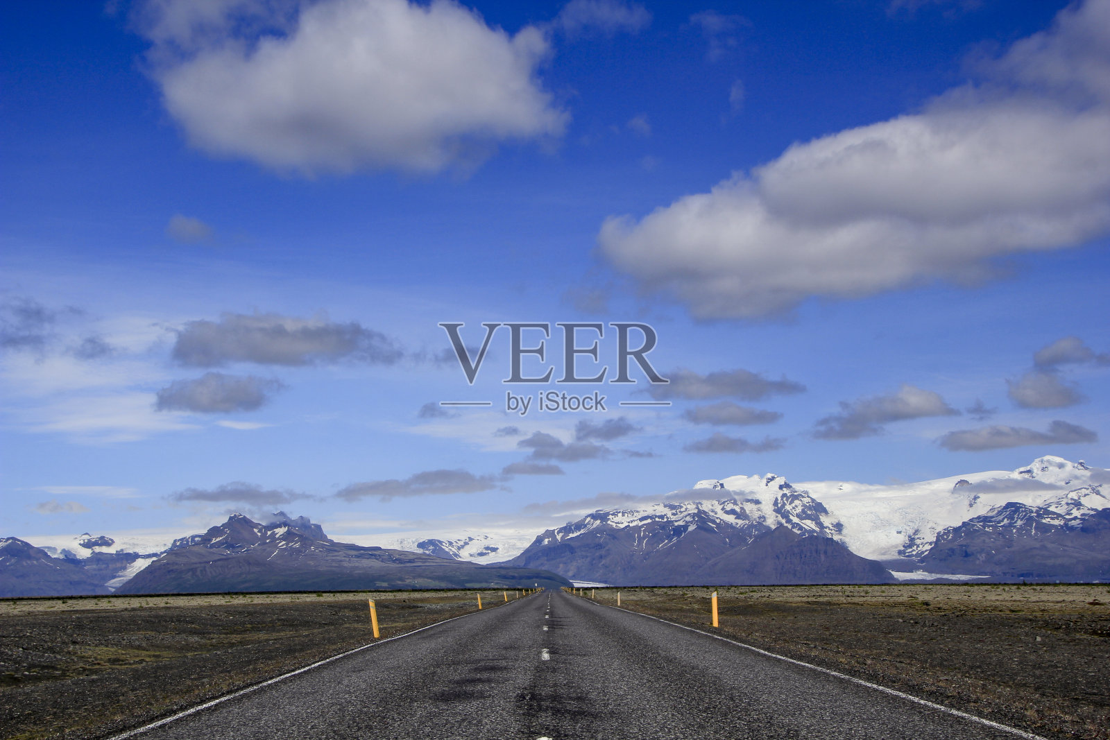 冰岛Vatnajökull冰川附近的1号公路照片摄影图片