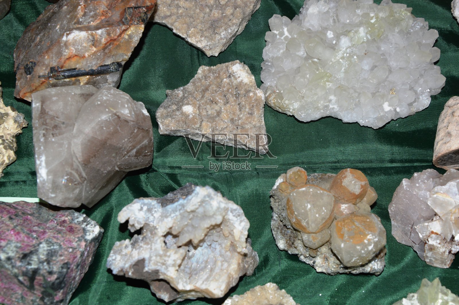 山上的石头照片摄影图片