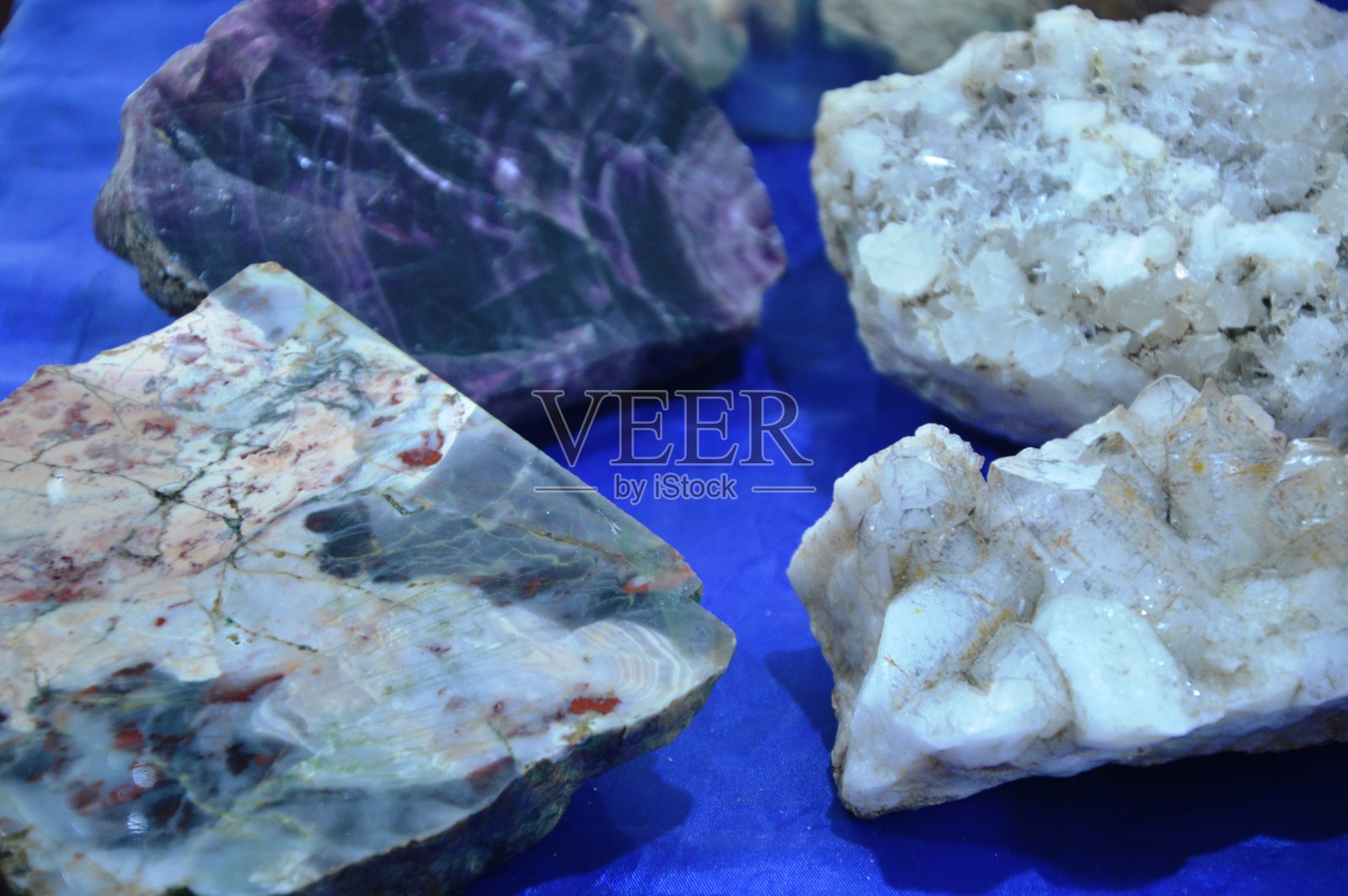 山上的石头照片摄影图片