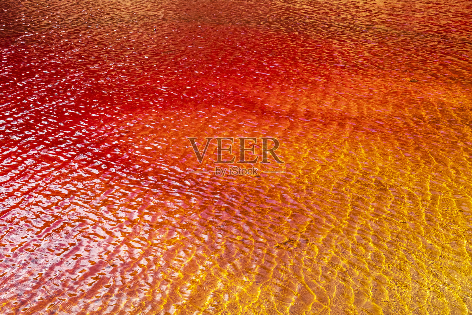 厄尔巴岛，Laghetto delle Conche(意大利托斯卡纳群岛)照片摄影图片