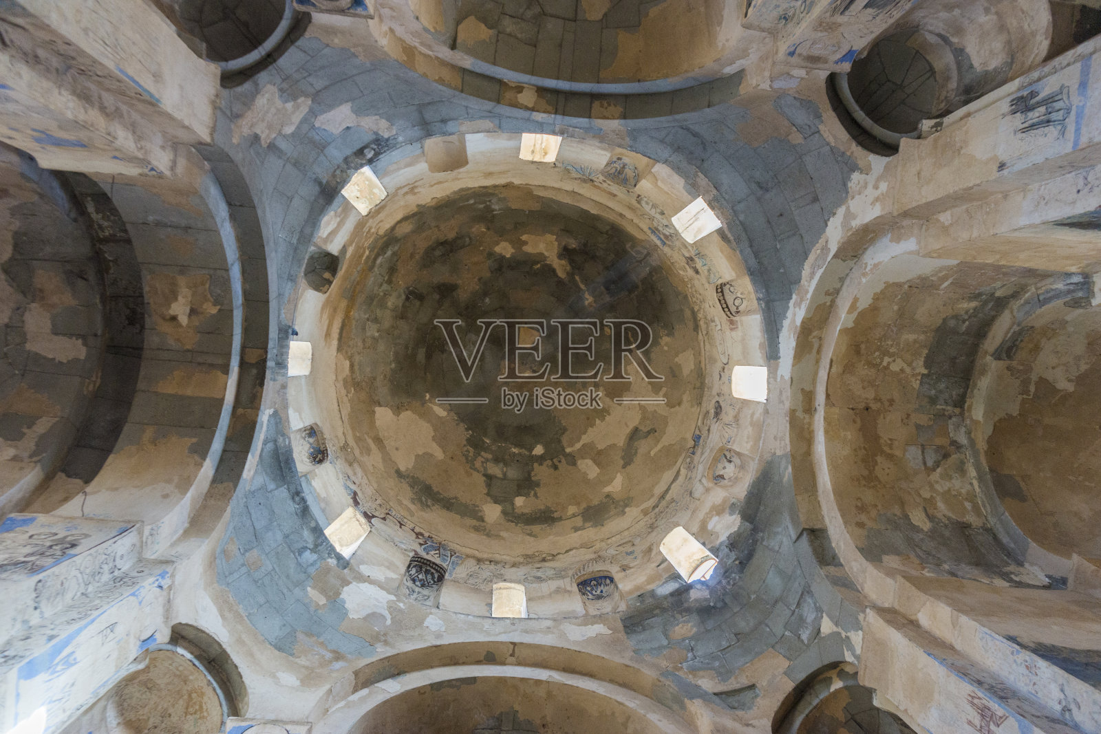 阿克达马尔岛的圣十字教堂或圣十字大教堂是由建筑师曼纽尔在915-921年建造的，用来容纳国王加基克一世的真十字的一部分。照片摄影图片