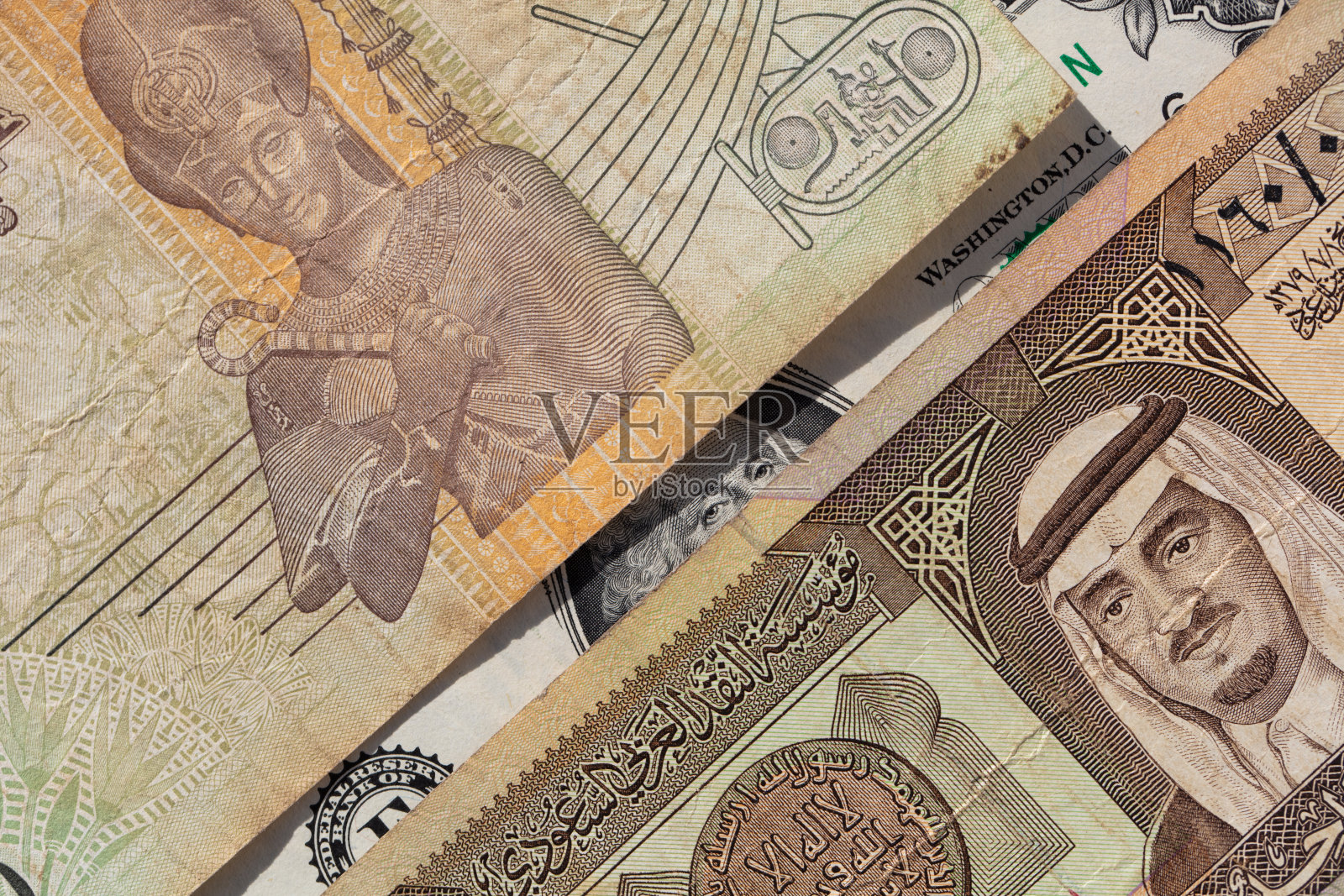 1美元与沙特阿拉伯旧版里亚尔、埃及50皮阿斯特照片摄影图片