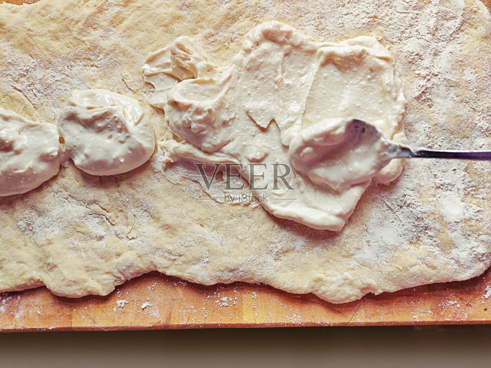 准备甜面包照片摄影图片