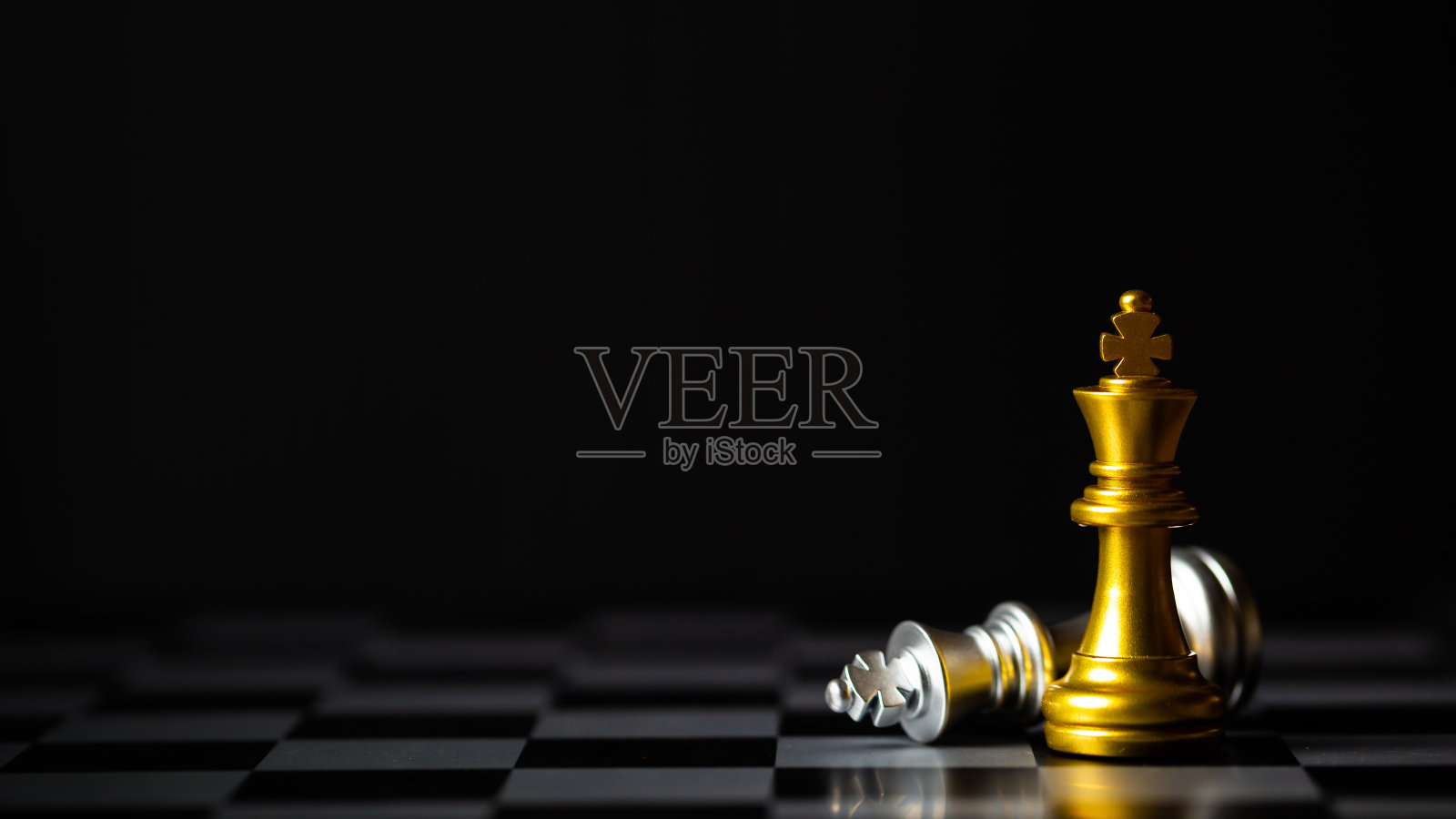 棋牌游戏的创意和竞争与策略，商业成功的概念。照片摄影图片