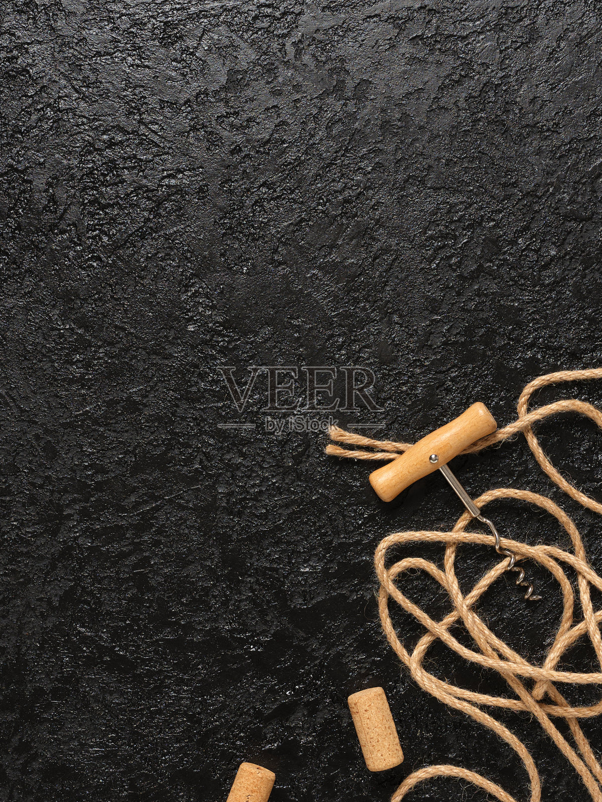 几个酒瓶瓶塞的垂直图像俯视图照片摄影图片