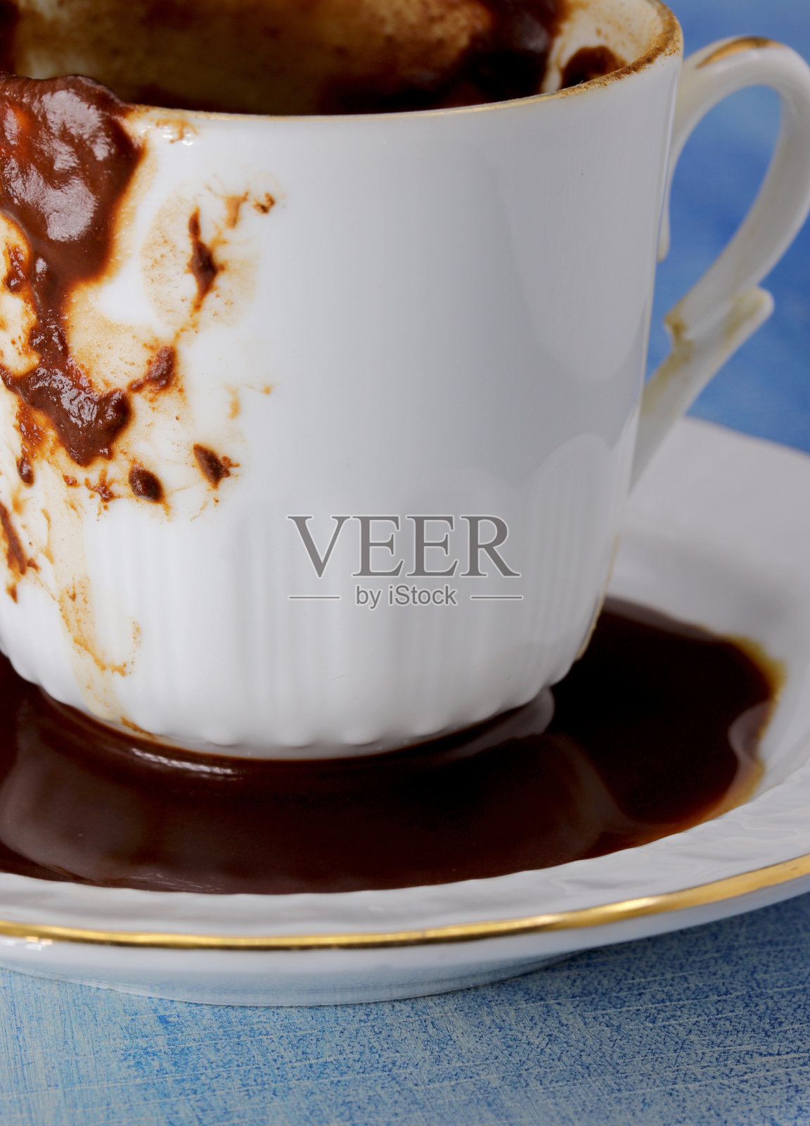 一杯加渣的土耳其咖啡照片摄影图片