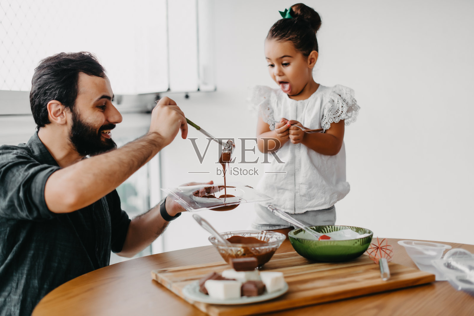 复活节在家里照片摄影图片